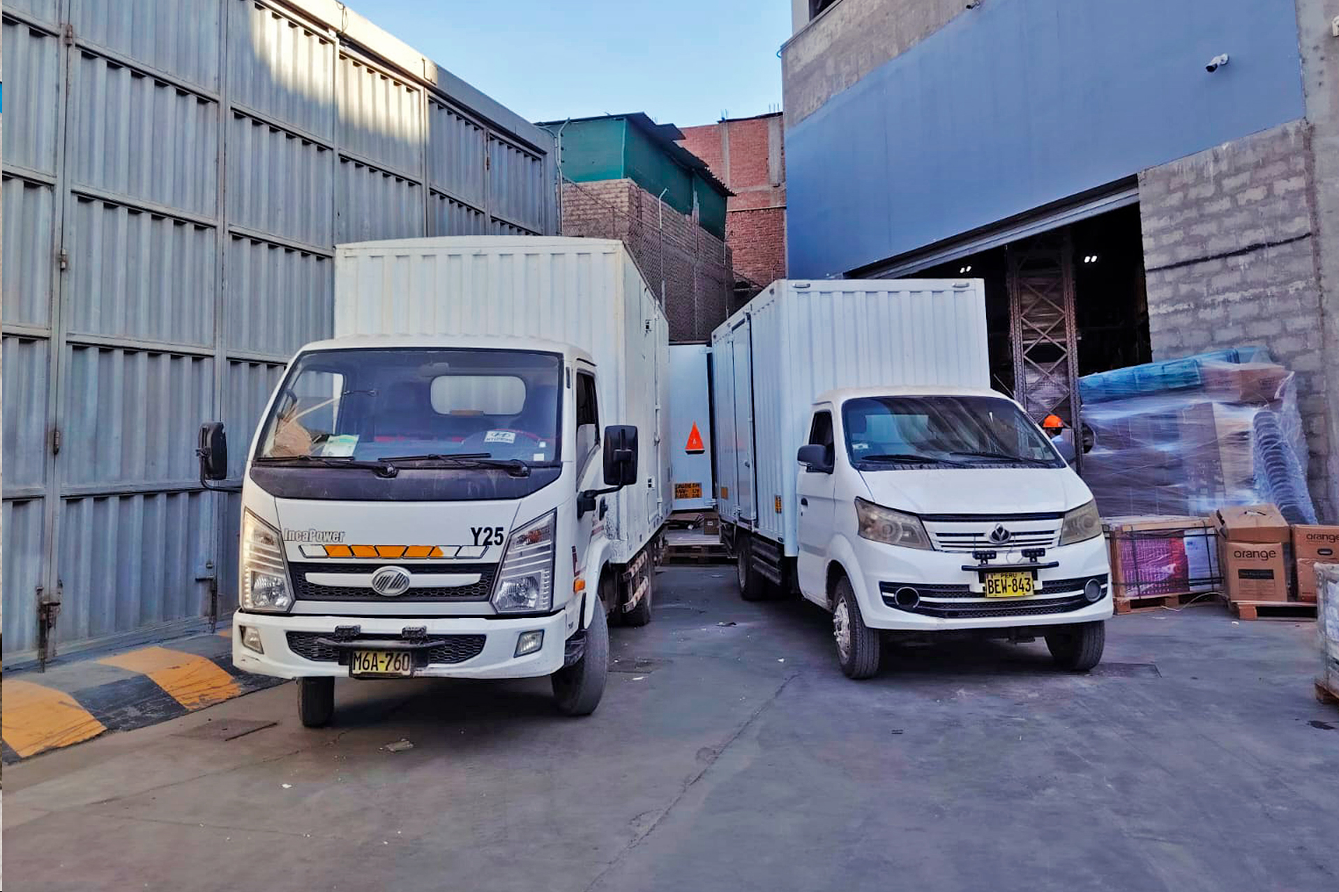 worker-cleaning-automobile-air-conditioner-vent-gr